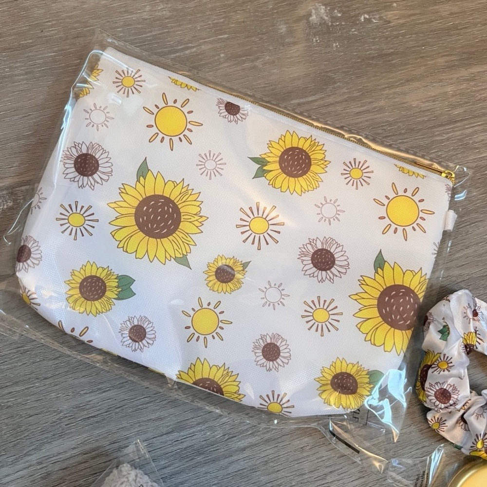 Sunflower Accessory Set - Picture 5 of 5